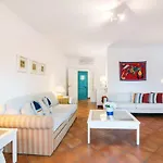 Prainha Paradise - Silhueta Citadina *