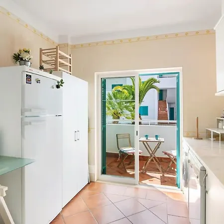 Prainha Paradise - Silhueta Citadina Alvor